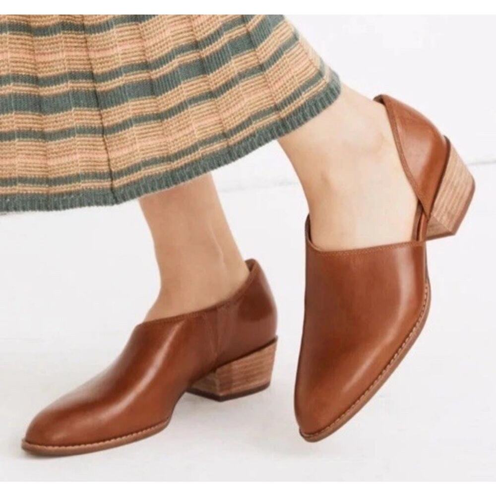 Madewell Lucie Bootie Shoe - 8 Brown Saddle Leather, Low Heel, Office Preppy - Picture 2 of 10